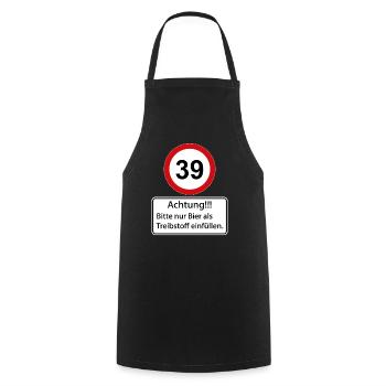 39 Achtung nur Bier als Treibstoff einfüllen - Kochschürze - Schwarz - Vorne - AI Model Male 185 dark (185cm)
