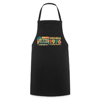 Cassette rétro édition limitée 1976 - Tablier de cuisine - noir - Devant - AI Model Male 185 dark (185cm)