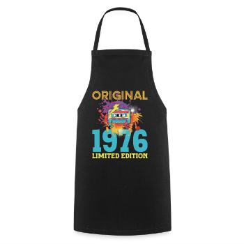 50-jähriges Jubiläum 1976 Retro-Vintage-Kassette - Kochschürze - Schwarz - Vorne - AI Model Male 185 dark (185cm)