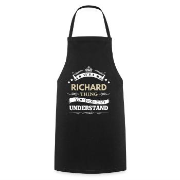 C’est un nom personnalisé à la Richard - Tablier de cuisine - noir - Devant - AI Model Male 185 dark (185cm)