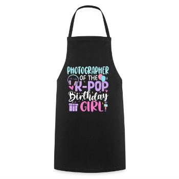 Photographe de The K-Pop Birthday Girl - Tablier de cuisine - noir - Devant - AI Model Male 185 dark (185cm)