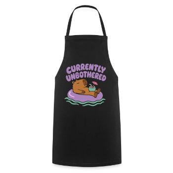 Currently Unbothered – Entspanntes Capybara - Kochschürze - Schwarz - Vorne - AI Model Male 185 dark (185cm)