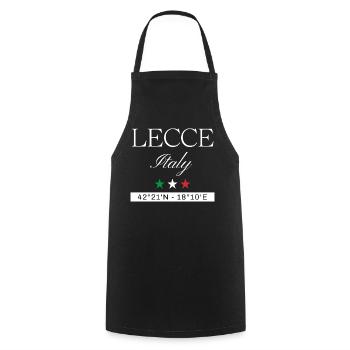 Lecce Italien Souvenir – Reise minimalistisch - Kochschürze - Schwarz - Vorne - AI Model Male 185 dark (185cm)