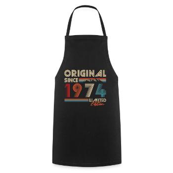 Jahrgang 1974 Original Vintage Berge Geburtstag - Kochschürze - Schwarz - Vorne - AI Model Male 185 dark (185cm)