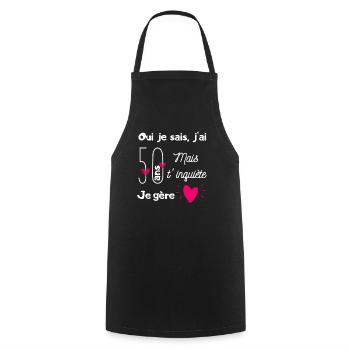 50 ans je gère - Tablier de cuisine - noir - Devant - AI Model Male 185 dark (185cm)