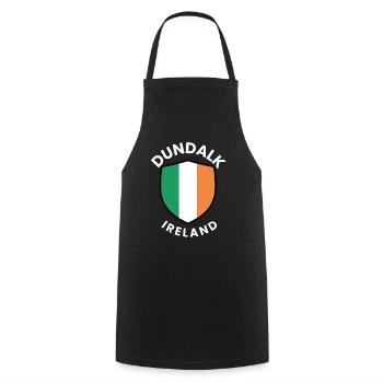 Bouclier d’Irlande de Dundalk - Tablier de cuisine - noir - Devant - AI Model Male 185 dark (185cm)