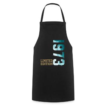 Millésime 1973 Edition Limitée - Tablier de cuisine - noir - Devant - AI Model Male 185 dark (185cm)