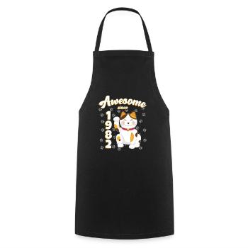 1982 Anniversaire Génial depuis Cat Maneki neko - Tablier de cuisine - noir - Devant - AI Model Male 185 dark (185cm)