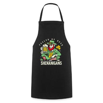 S’amuser à la Saint-Patrick avec de la bière et des manigances - Tablier de cuisine - noir - Devant - AI Model Male 185 dark (185cm)