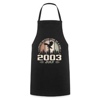 Unvergleichlich seit Juli 2003, 21. Jubiläum - Kochschürze - Schwarz - Vorne - AI Model Male 185 dark (185cm)