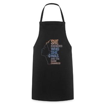 Elle s’est souvenue de qui elle était et le jeu a changé - Tablier de cuisine - noir - Devant - AI Model Male 185 dark (185cm)
