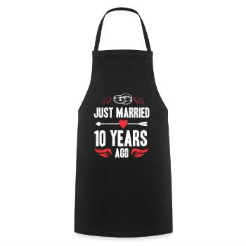 Je viens de me marier il y a 10 ans 10e anniversaire de mariage - Tablier de cuisine - noir - Devant - AI Model Male 185 dark (185cm)