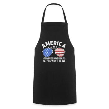 Amerika: Ein Land, das so großartig ist, dass die USA patriotisch sind - Kochschürze - Schwarz - Vorne - AI Model Male 185 dark (185cm)