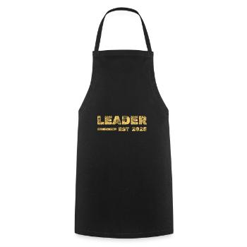 Leader 2025 - Kochschürze - Schwarz - Vorne - AI Model Male 185 dark (185cm)