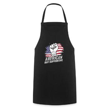 Pas américain mais favorable aux États-Unis Flag Voyage aux États-Unis - Tablier de cuisine - noir - Devant - AI Model Male 185 dark (185cm)