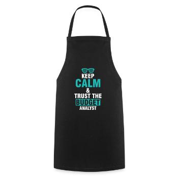 Keep Calm & Vertrau Dem Budget Analysten - Kochschürze - Schwarz - Vorne - AI Model Male 185 dark (185cm)