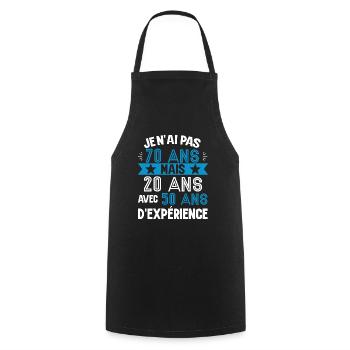 Cadeau anniversaire 70 ans rigolo homme - Tablier de cuisine - noir - Devant - AI Model Male 185 dark (185cm)