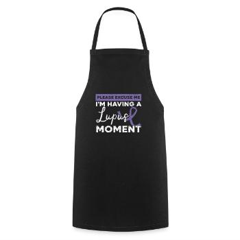 J’ai un moment de lupus Conscience du lupus - Tablier de cuisine - noir - Devant - AI Model Male 185 dark (185cm)