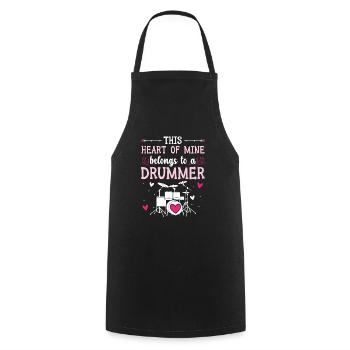 This Heart Of Mine Belongs To A Drummer Valentines - Kochschürze - Schwarz - Vorne - AI Model Male 185 dark (185cm)