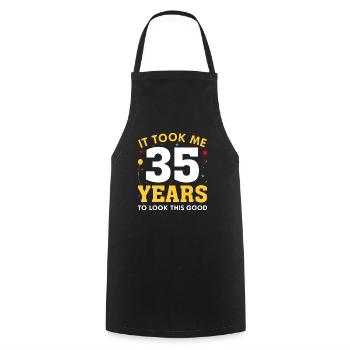 Il m’a fallu 35 ans pour être aussi belle - Tablier de cuisine - noir - Devant - AI Model Male 185 dark (185cm)