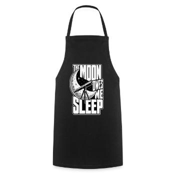 Astronomiehumor – The Moon Owes Me Sleep - Kochschürze - Schwarz - Vorne - AI Model Male 185 dark (185cm)