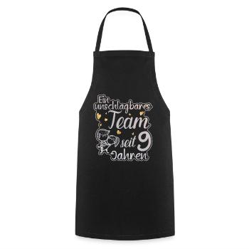 Ein perfektes Team seit 9 Jahren Hochzeitstag - Kochschürze - Schwarz - Vorne - AI Model Male 185 dark (185cm)