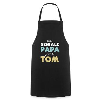 Dieser Geniale Papa Gehört Zu Tom - Kochschürze - Schwarz - Vorne - AI Model Male 185 dark (185cm)
