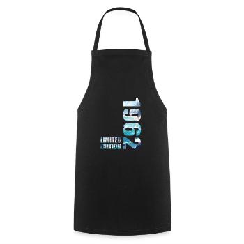 1962 Idée d’anniversaire de T-shirt en édition limitée - Tablier de cuisine - noir - Devant - AI Model Male 185 dark (185cm)