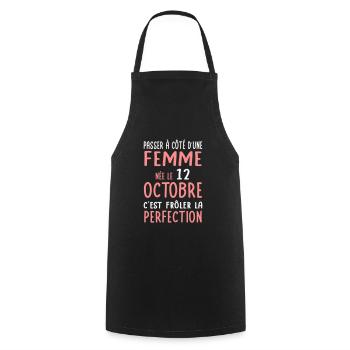 Anniversaire - Née 12 Octobre Frôler perfection - Tablier de cuisine - noir - Devant - AI Model Male 185 dark (185cm)