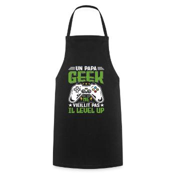 Un Papa Geek Ne Vieillit Pas Il Level Up - Tablier de cuisine - noir - Devant - AI Model Male 185 dark (185cm)