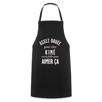 Kiné Cadeau pour Kinésithérapeute Rigolo Humour - Tablier de cuisine - noir - Devant - AI Model Male 185 dark (185cm)