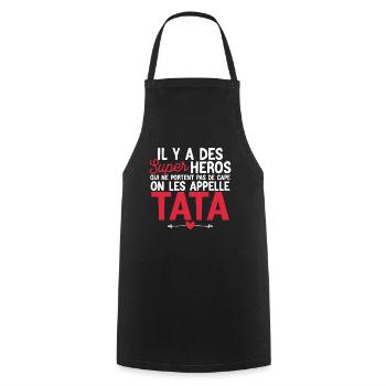 "tata super héros" t-shirt humour tante - Tablier de cuisine - noir - Devant - AI Model Male 185 dark (185cm)