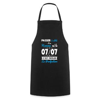 Anniversaire - Né le 7 Juillet Frôler perfection - Tablier de cuisine - noir - Devant - AI Model Male 185 dark (185cm)