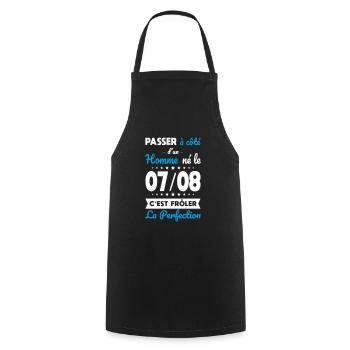 Anniversaire - Né le 7 Août Frôler perfection - Tablier de cuisine - noir - Devant - AI Model Male 185 dark (185cm)