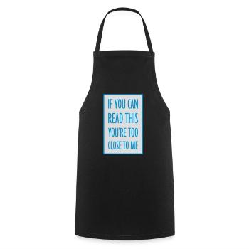 trop près de moi - Tablier de cuisine - noir - Devant - AI Model Male 185 dark (185cm)