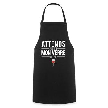 Attends je finis mon verre de vin vigne vigneron - Tablier de cuisine - noir - Devant - AI Model Male 185 dark (185cm)