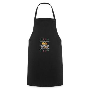 J’entre dans mon 6e anniversaire religieux - Tablier de cuisine - noir - Devant - AI Model Male 185 dark (185cm)
