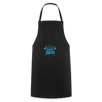 Cadeau 12e anniversaire Spectaculaire depuis 2011 - Tablier de cuisine - noir - Devant - AI Model Male 185 dark (185cm)