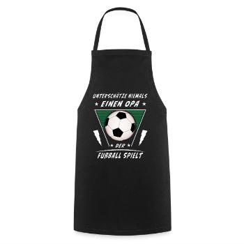 UNTERSCHÄTZE NIEMALS EINEN OPA FUßBALL SPIELT - Kochschürze - Schwarz - Vorne - AI Model Male 185 dark (185cm)