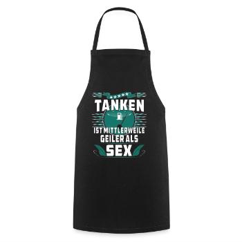 TANKEN IST MITTLERWEILE GEILER ALS SEX - Kochschürze - Schwarz - Vorne - AI Model Male 185 dark (185cm)