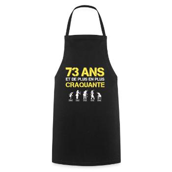 t-shirt humour 73ans cadeau femme craquante - Tablier de cuisine - noir - Devant - AI Model Male 185 dark (185cm)