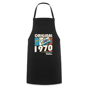 56e anniversaire Cassette novembre Vintage des années 1970 - Tablier de cuisine - noir - Devant - AI Model Male 185 dark (185cm)
