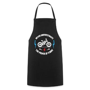 Never Underestimate The Power of E Bike - Kochschürze - Schwarz - Vorne - AI Model Male 185 dark (185cm)