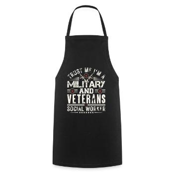 Croyez-moi, je suis un travailleur militaire vétéran - Tablier de cuisine - noir - Devant - AI Model Male 185 dark (185cm)