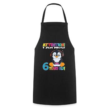 Anniversaire de pingouin J'ai maintenant 6 ans - Tablier de cuisine - noir - Devant - AI Model Male 185 dark (185cm)