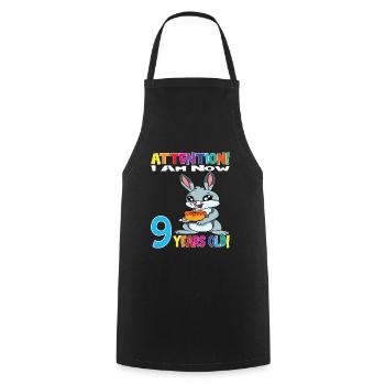Anniversaire de lapin J’ai maintenant 9 ans - Tablier de cuisine - noir - Devant - AI Model Male 185 dark (185cm)