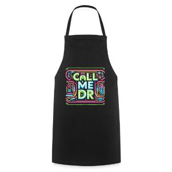 Call Me Dr 32 - Kochschürze - Schwarz - Vorne - AI Model Male 185 dark (185cm)