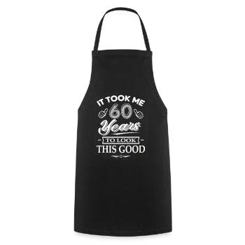 Il m'a fallu 60 ans pour regarder ce bon cadeau des années 60 - Tablier de cuisine - noir - Devant - AI Model Male 185 dark (185cm)