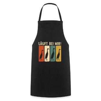 Laufenten - Läuft bei mir - Laufenten Retro Design - Kochschürze - Schwarz - Vorne - AI Model Male 185 dark (185cm)
