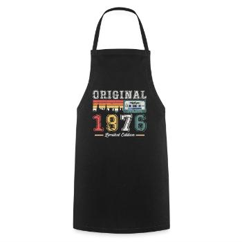 47. Geburtstag Mann Jahrgang 1976 Vintage Kassette - Kochschürze - Schwarz - Vorne - AI Model Male 185 dark (185cm)